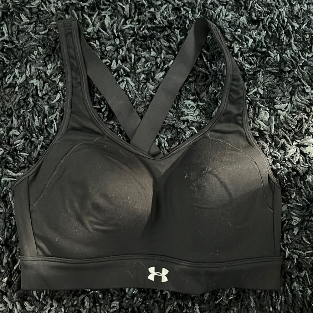 Under Armour sports bra size M like new